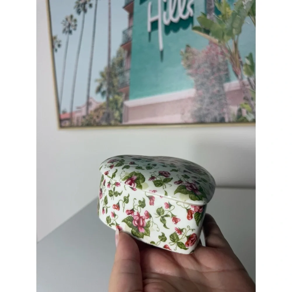 Vintage White Pink Floral Heart Trinket Box Ceramic Rose Print Jewelry Ring Dish